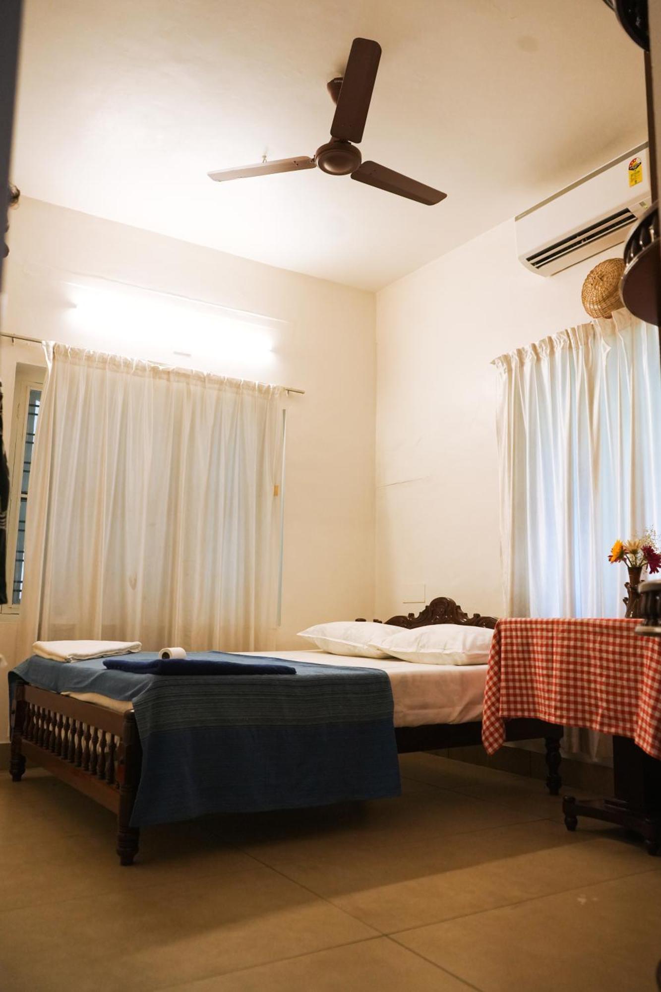 Mother Tree Inn Kochi Екстер'єр фото