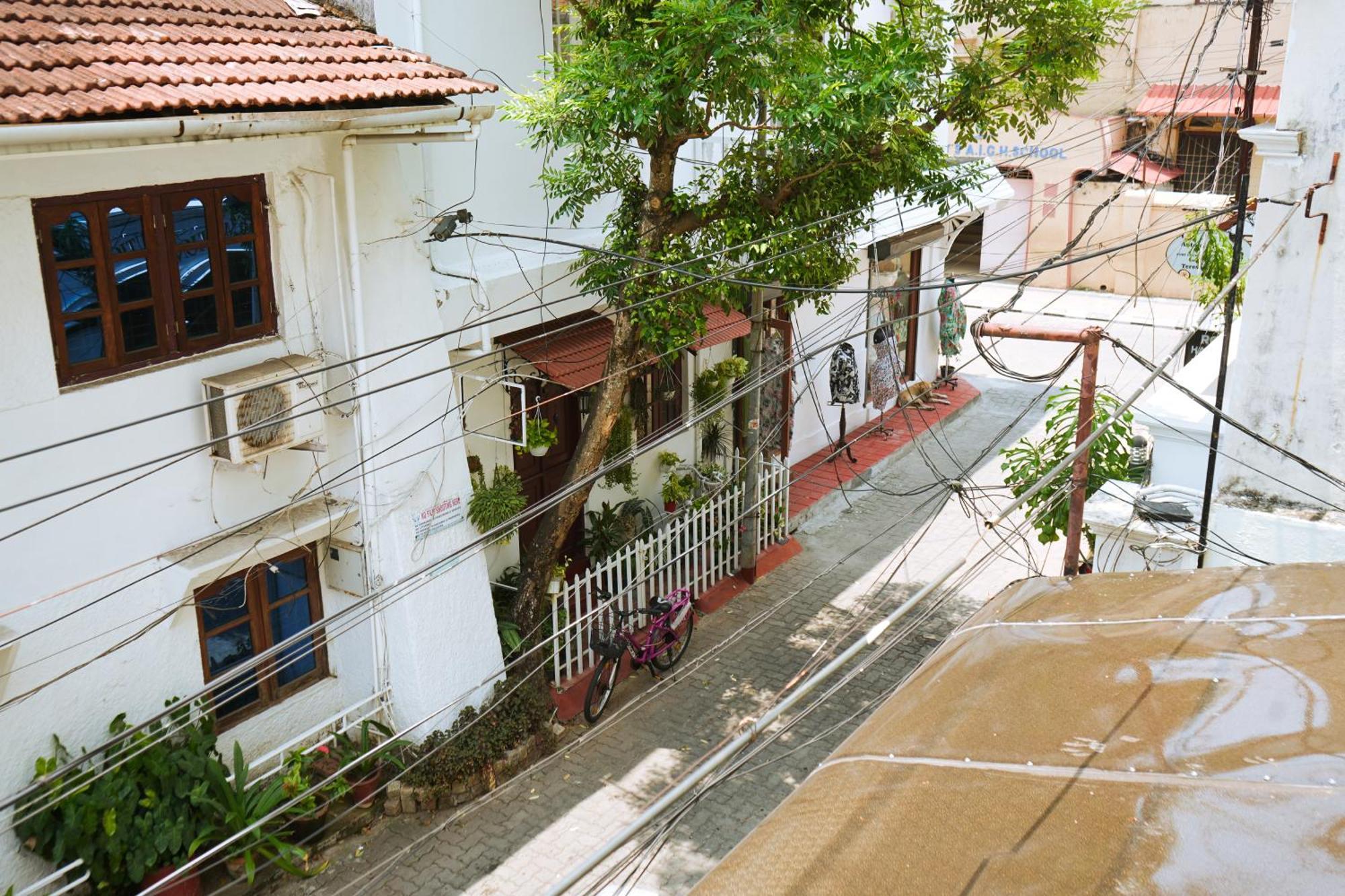 Mother Tree Inn Kochi Екстер'єр фото