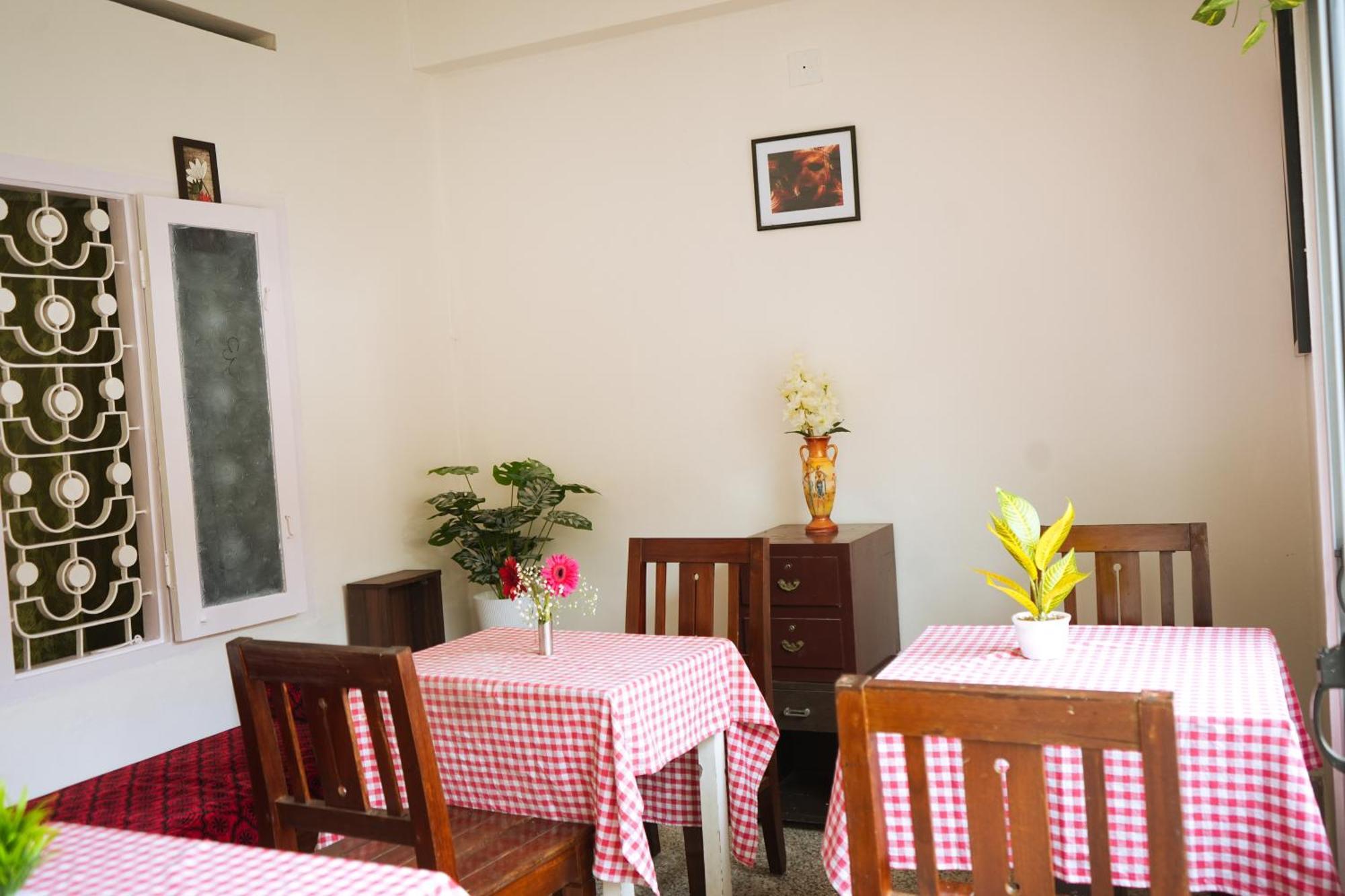 Mother Tree Inn Kochi Екстер'єр фото